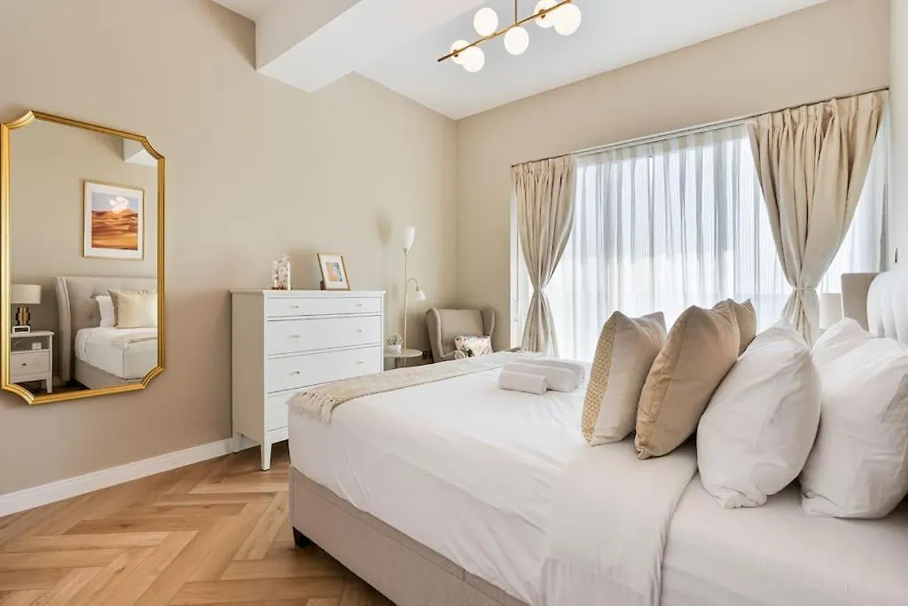 Urban Oasis 1Br In Armada With Cityscape Views ドバイ アパート